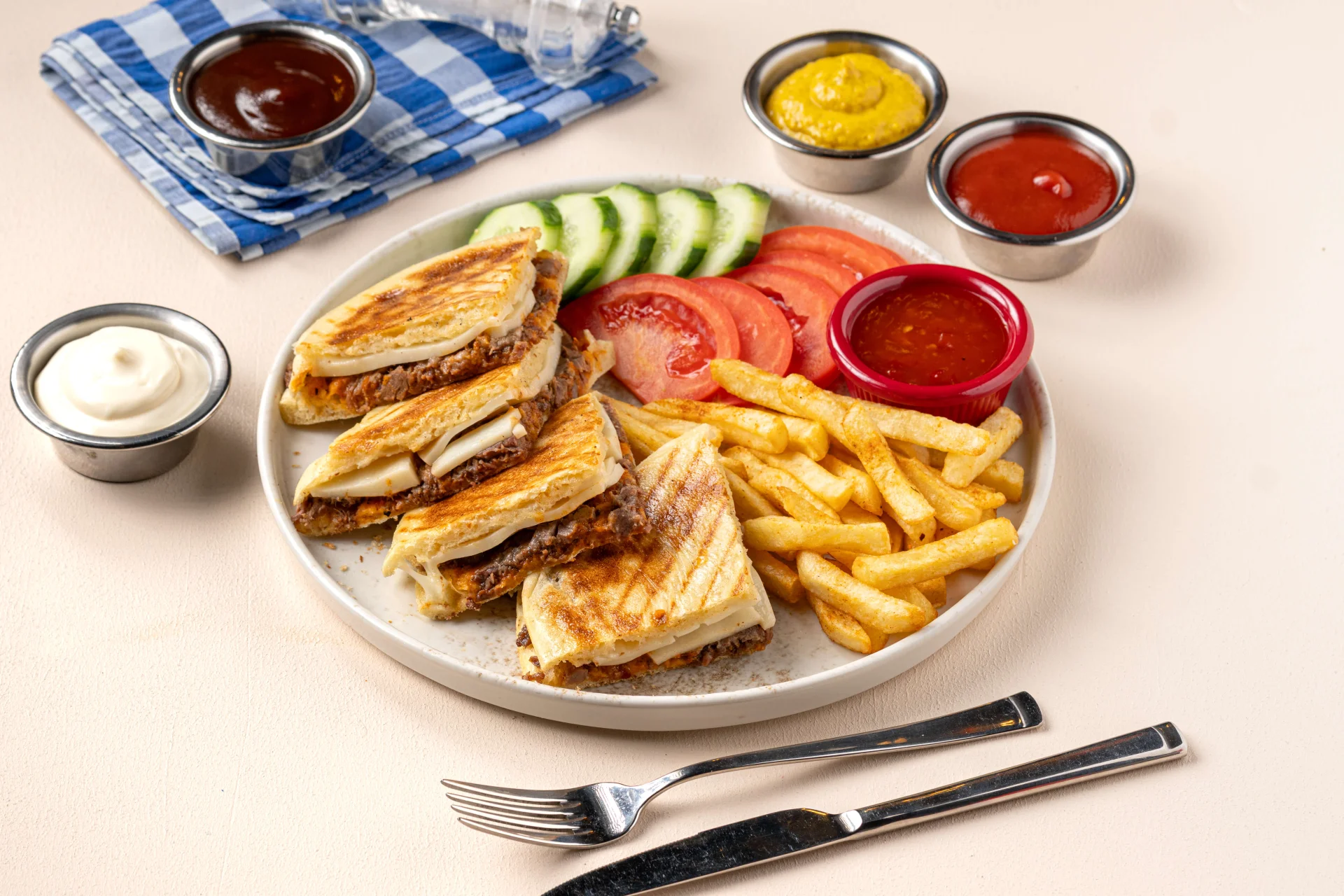 Bazlama Kavurmalı Tost